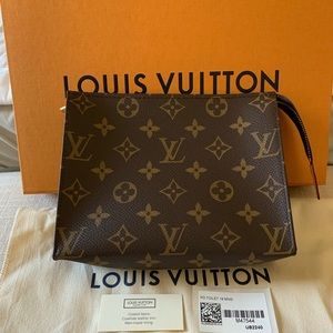 BRAND NEW Louis Vuitton Toiletry Pouch 19